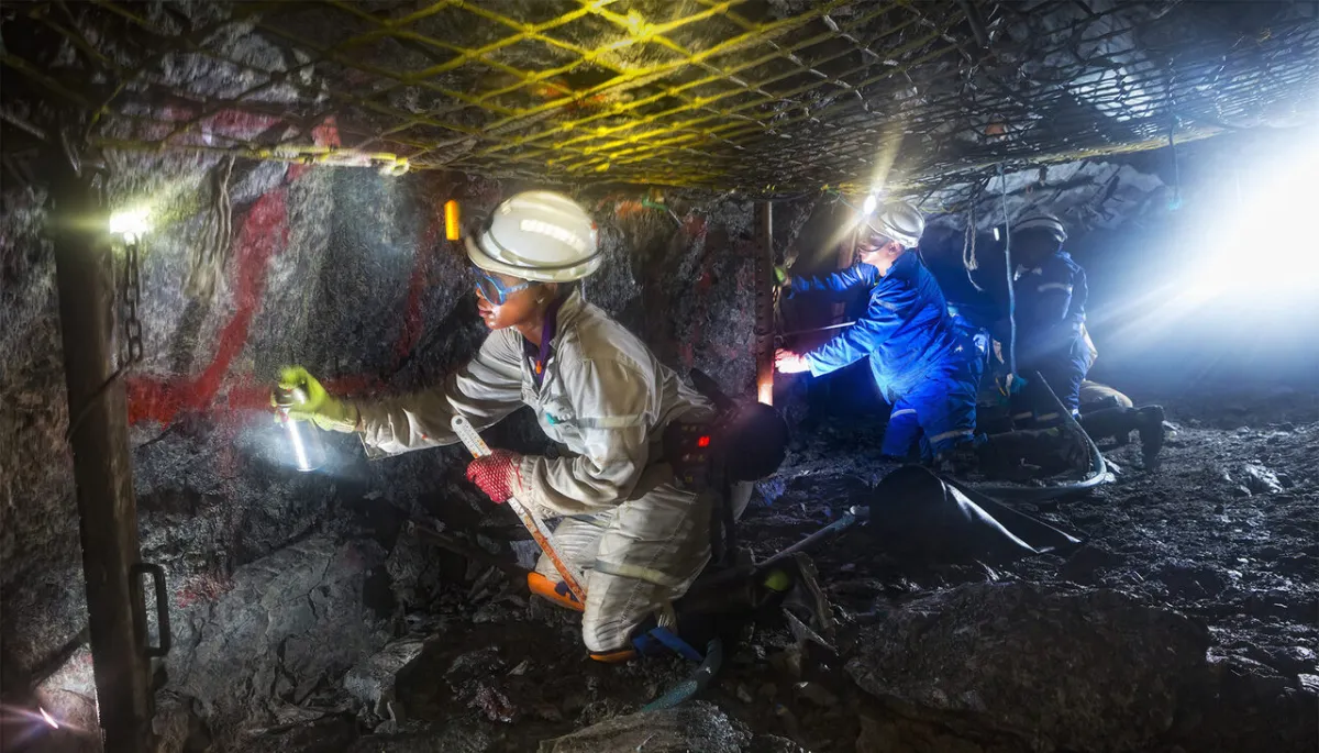 South Africa's Platinum Miners Cut Costs as Weak PGM Prices Reshape Operations