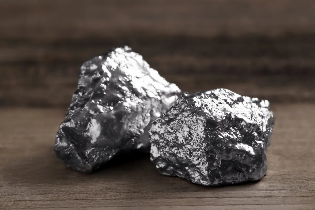 Silver Holds Near $30 Amid Fed Policy Shifts and Geopolitical Turmoil